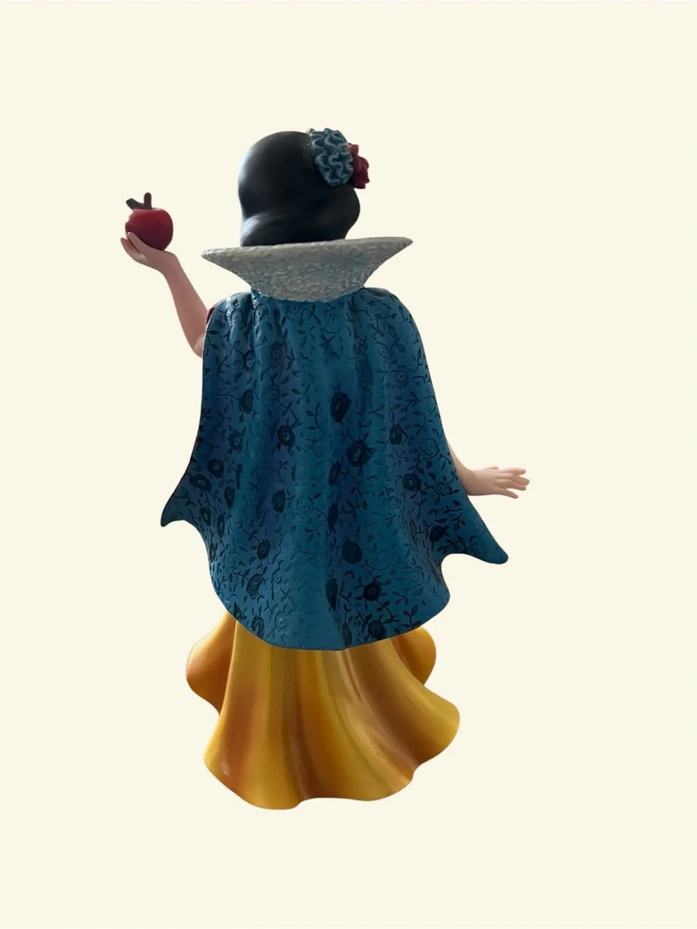 Disney Showcase Couture de Force Snow White Figurine